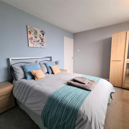 3 Bedroom Apartment Coventry - Hosted By Coventry Accommodation Екстериор снимка