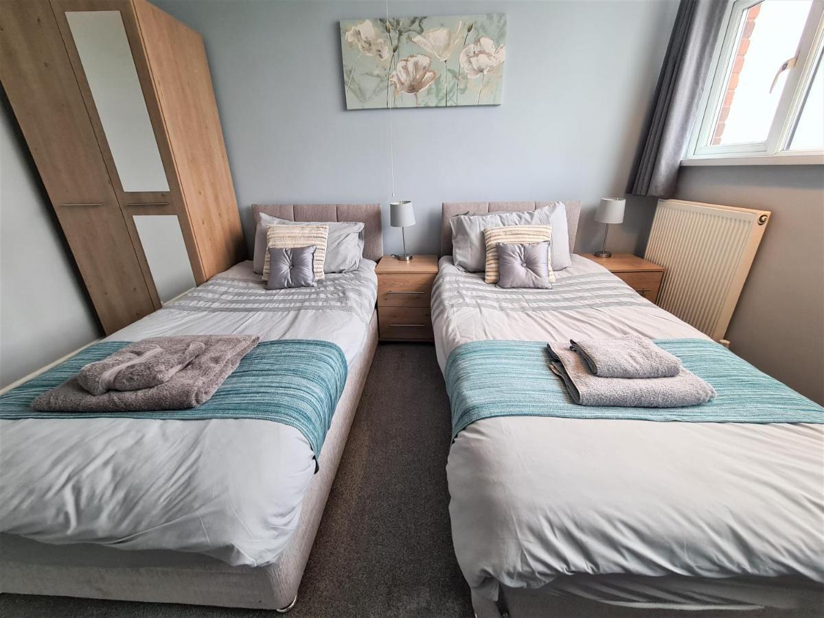 3 Bedroom Apartment Coventry - Hosted By Coventry Accommodation Екстериор снимка